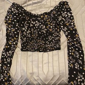 Long sleeve crop top